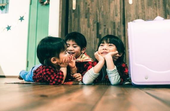 超级宝妈|幼儿园超前教育的害处，上了小学后将大爆发，上学能晚一年是一年