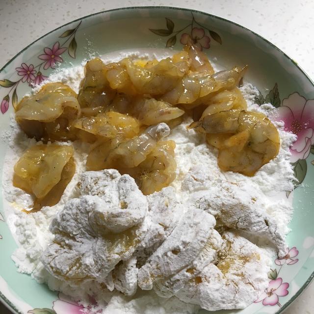 金沙虾，一个鲜字说不完，一口咬到底，才知道外酥里嫩是什么意思