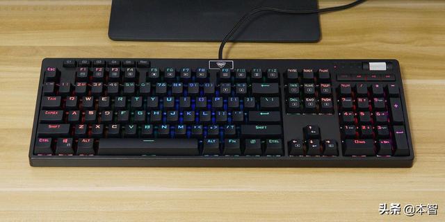 防水换轴啥都有 超频三GI801黑曼巴游戏机械键盘体验