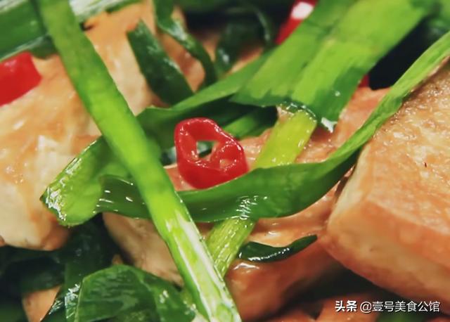 韭菜和豆腐这样搭配，鲜嫩爽口又嫩滑，解馋又营养的家常美食