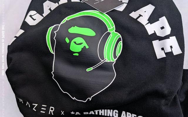 外媒分享Razer x BAPE联名T恤与鼠标垫周边上手体验