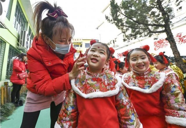 喜迎新年：张家界一幼萌娃“秀”才艺，乐享中国传统民俗文化