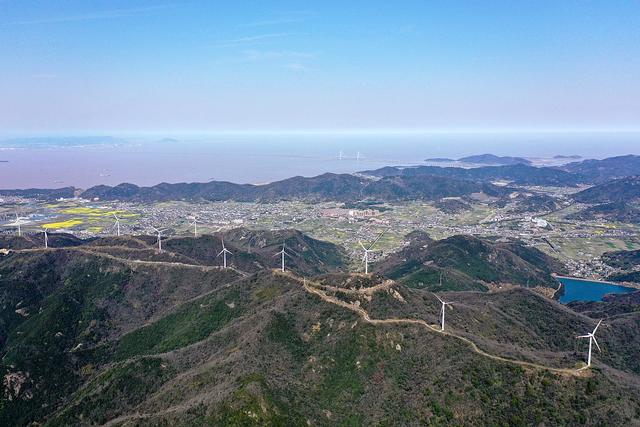 『环球网』浙江舟山：海风吹来新能源