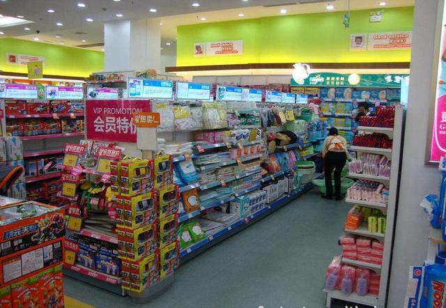 「超级宝妈」17年前喝“空壳奶粉”的大头娃娃，现在怎么样了？网友：不可原谅