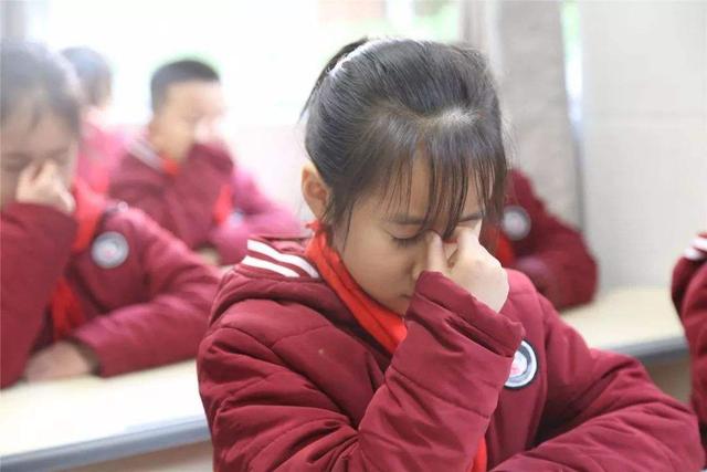 #你的育儿经#停课不停学，不仅手机会伤害孩子视力，更有这4大伤眼的罪魁祸首