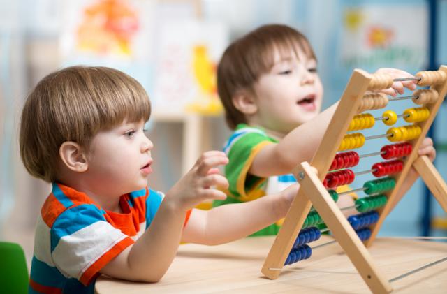 [你的育儿经]宝妈分享：让孩子读完一年12万的幼儿园后，我后悔了！