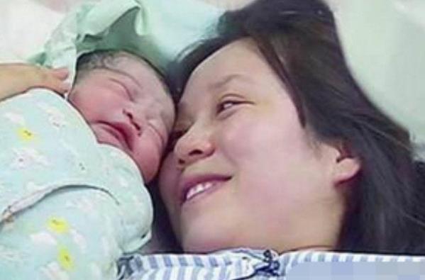 吉娜孕7月又晒身材，被吐槽过度营销，网友：别再误导孕妇形象