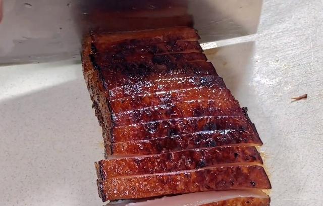 梅菜扣肉的家常做法，步骤详细，简单实用，好吃不油腻，赶快收藏