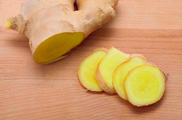 炒牛肉又嫩又好吃，别直接放盐和料酒腌制，教你正确方法和技巧