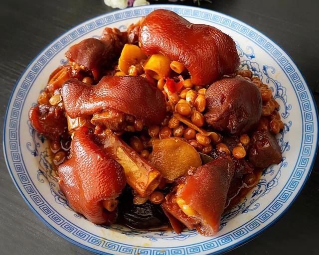 猪蹄这样做，软而不烂，肥而不腻！香糯可口，入口即化！家人超爱吃