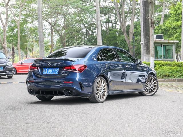 新款梅赛德斯-AMG A35L正式上市 售39.98万