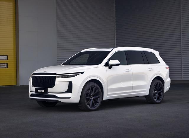 老百姓最喜欢的新能源SUV，长超5米，四屏交叉+四驱，百公里6.5秒