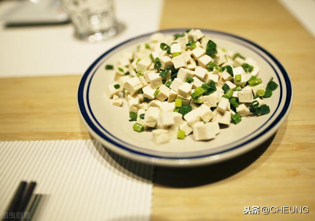 葱焖豆腐，鲜香软嫩超下饭，10分钟便当菜，宅家懒人家常菜