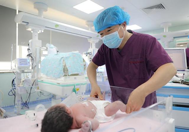 「你的育儿经」可爱的“白雪公主”宝宝出生了,但没想到白净的肌肤下隐藏的是疾病