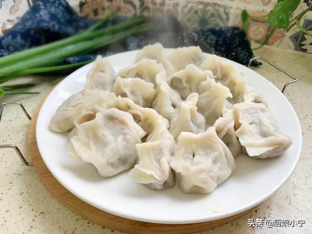 别总拿白菜包饺子了，试试这4种馅料，爽嫩开胃，香到舔盘子