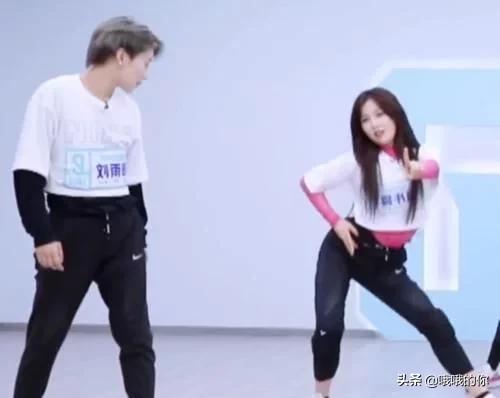 虞书欣扭腰动作不对,Lisa亲自示范,看到结果导师也“虞化”细品|电影工厂