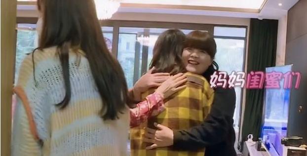 影视交流地▲王鸥为妹妹花钱“谢谢”都没有，妈妈全程冷漠，原生家庭很重要