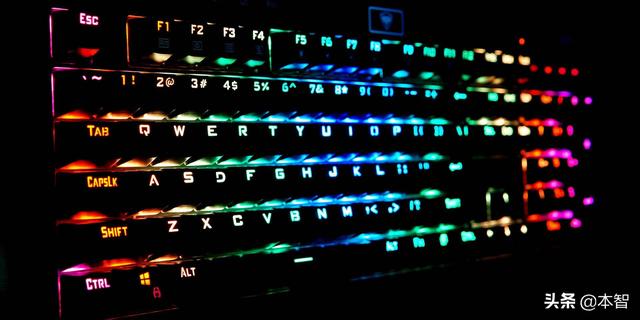 防水换轴啥都有 超频三GI801黑曼巴游戏机械键盘体验