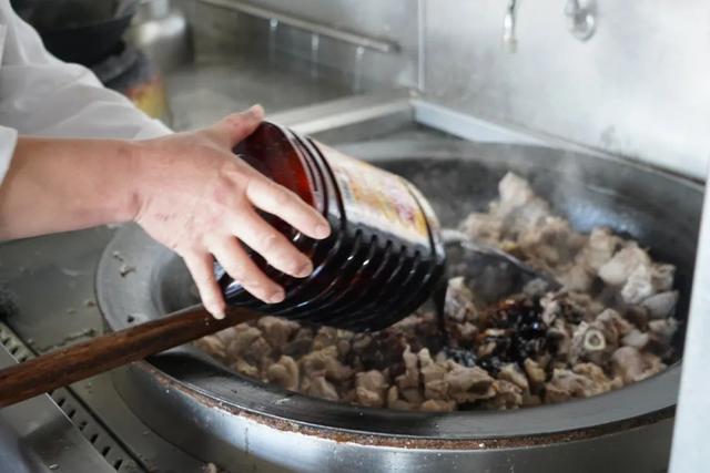 羊肉|在嘉过年：教你做红烧山羊肉