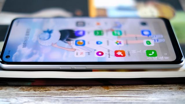 目前最香的5G千元机，素皮后盖+65W，还有屏幕指纹