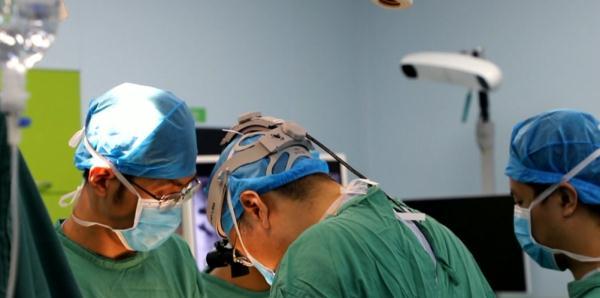 偏方|男子腰痛“针刺放血”治疗，满腿遍布针眼险瘫痪
