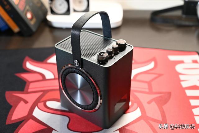 不止好听，唱K也不在话下，带上艾特铭客金刚6随处开趴