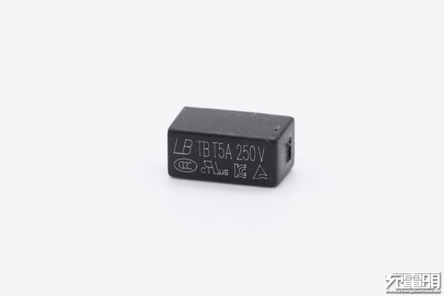 联想90W双C口氮化镓快充拆解，双口45W快充，内部设计爱了