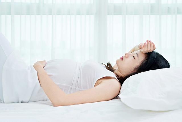 「天使宝贝」95后孕妈妈的午餐火了，没人照顾自己只能做懒人餐，网友：真心疼