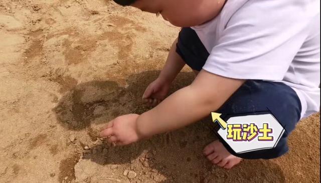 星空的浪漫|宝宝玩沙土、踩泥坑、涂鸦该阻止吗？