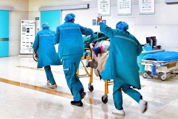 又一巨星突发心梗去世！如何急救与预防心梗？医生：要牢记这组数字