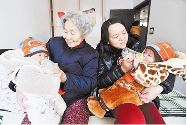 「超级宝妈」两个宝宝同时出生，一家人还在高兴中，医生却说：这不是双胞胎