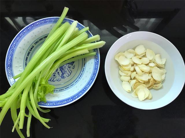 晚上睡觉总起夜，多梦失眠，试试吃这菜，养心安神，睡眠好多了