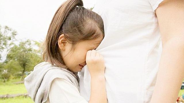 超级宝妈@女儿被班级小朋友抓伤，我教女儿的反击方法，再也没被欺负过