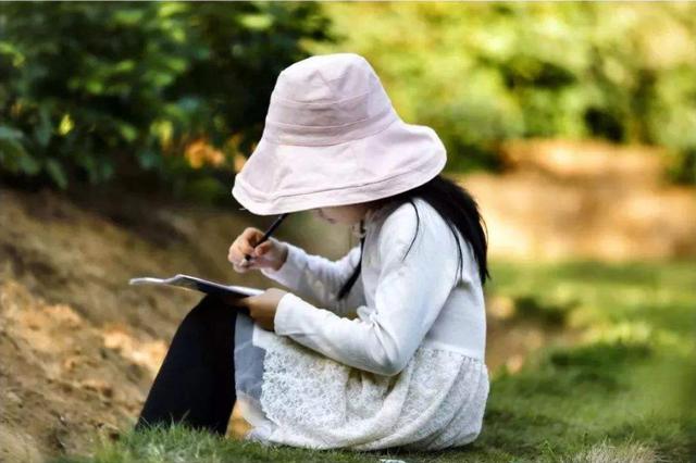 「超级宝妈」孩子拖拉不是因动作慢？父母做好这4点，孩子会有明显好转