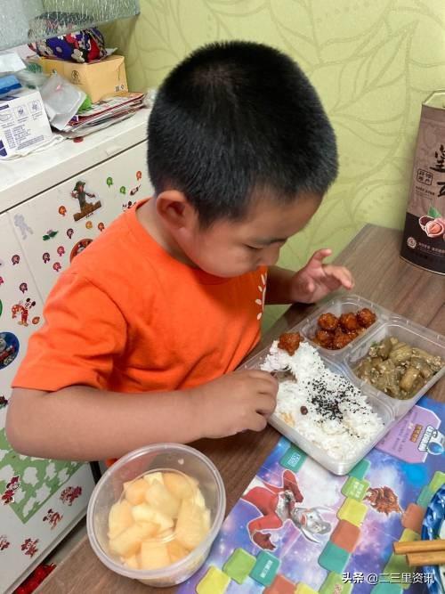 你的育儿经|用另一种方式积极复工，幼儿园老师变身“便当小妹”