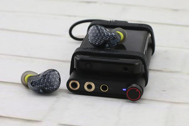 「耳边评测」步枪与钢炮——飞傲Q3解码耳放开箱试听