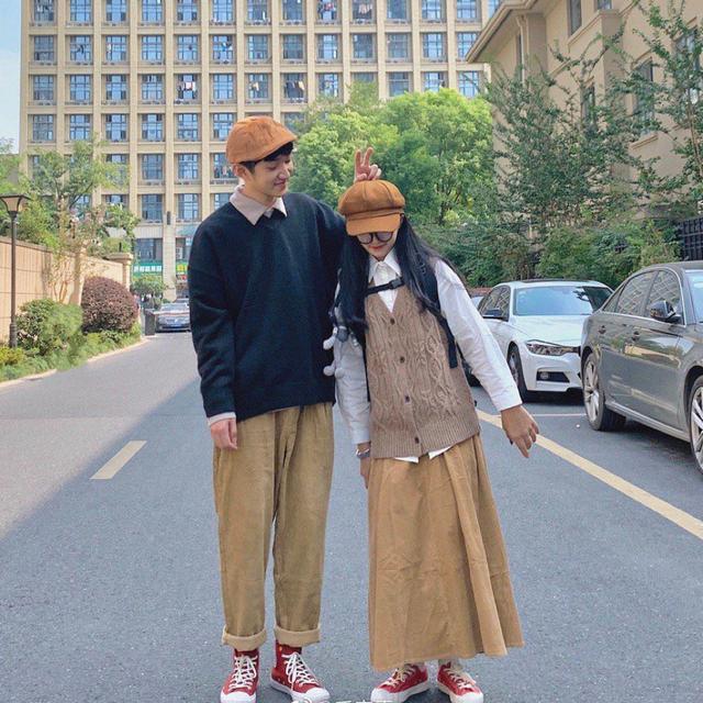 普拉达女王情侣出街穿搭技巧