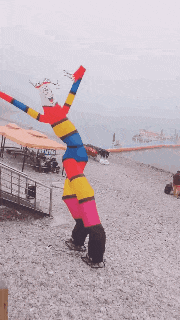 搞笑gif:姑娘的这个一字马太厉害了