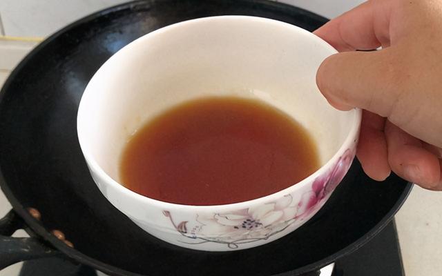 冬天常吃这种肉，暖胃又暖身，记住2个技巧，色泽红亮，肉嫩多汁