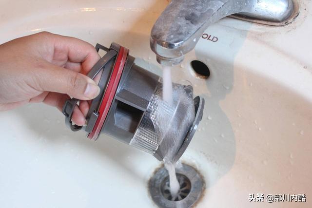 智能除尘吸力大，能吸能拖一体化！小狗T12 Pro无线吸尘器