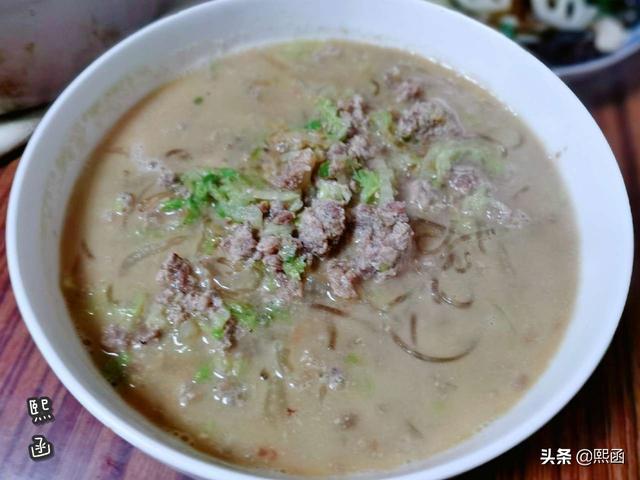 晒老妈生日宴，9菜1汤荤素搭配，朋友都说：比饭店经济又实惠