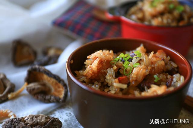 教你做懒人家常饭，用电饭锅做的香菇香肠饭，营养美味的便当饭