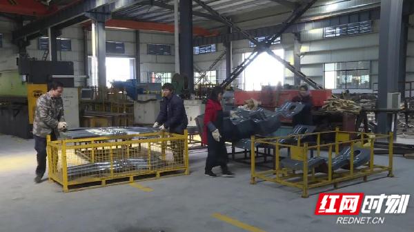 公司|新春上班第一天 祁阳高新区倒排工期赶“订单”