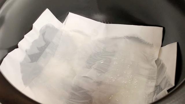 鸡蛋不用水煮了，只需要1张纸，1分钟煮一锅，老嫩适中轻松剥壳