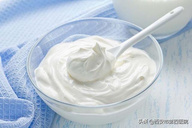 粉红夏季|#健康科普汇#【半岁以内的宝宝不宜喝酸奶】