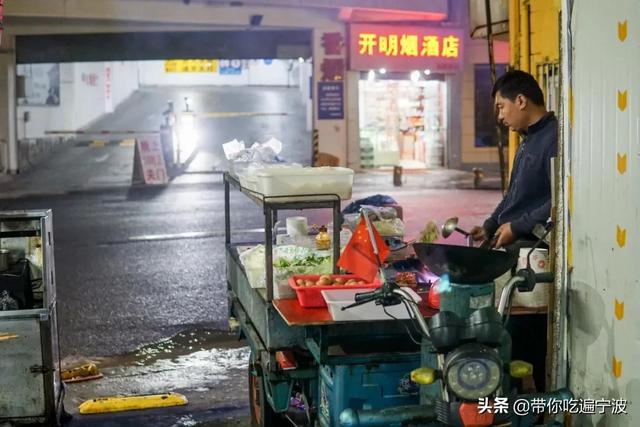 藏在中山东路巷子里的一家烧烤店，居然还能吃到这种东西