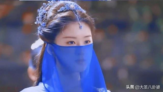 多拉不懂A梦|《仙剑》中紫萱戴面纱是美，赵露思也戴面纱，那完全就是倾国倾城