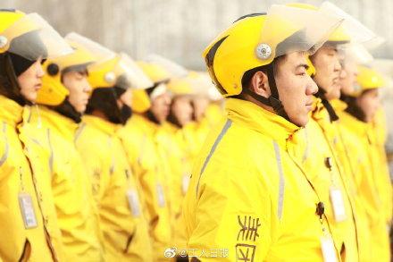 「光明网」美团每天给骑手发放1.1亿元工资 外卖佣金收入超八成给骑手发工资