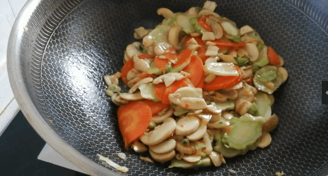 北方人不常见的菜，今天试做了一下，味道还不错，家常的味道