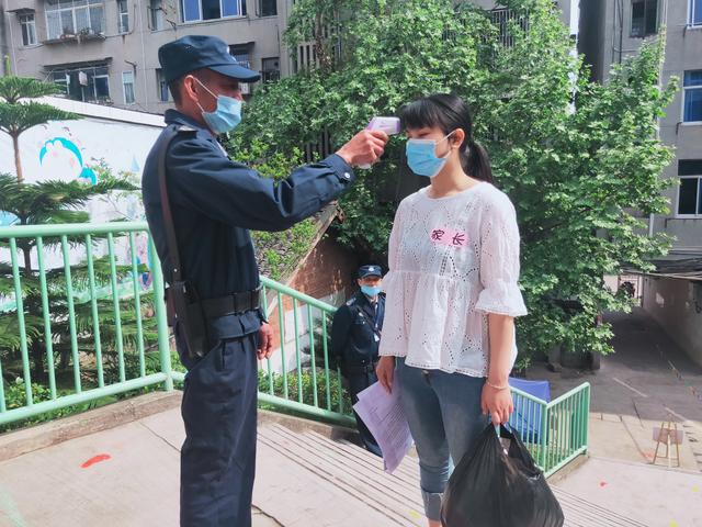 [超级宝妈]简阳市施家镇中心幼儿园开展安全开学疫情防控演练及防控专题会